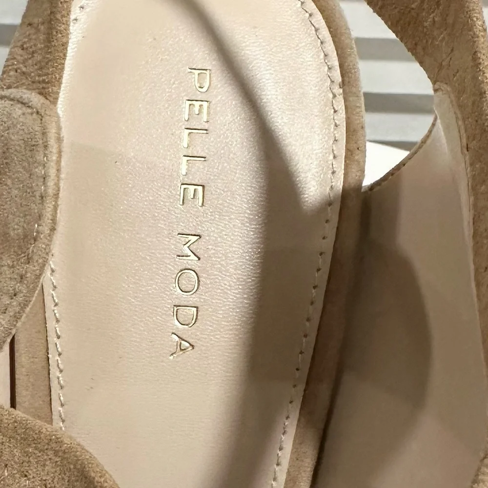 🌸PELLE MODA🌸 Pacey Peep Toe Platform Sandal In Latte Size: 11M